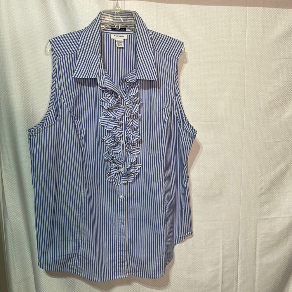 Avenue 22-24 blue white ticking stripe sleeveless blouse 3D flower long style
